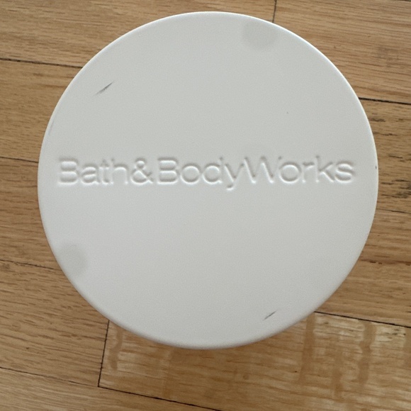 Bath & Body Works Mahogany Coconut Scented 3 Wick Candle 14.5 oz - Picture 3 of 4